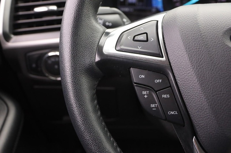 Ford Edge Vehicle Image 11