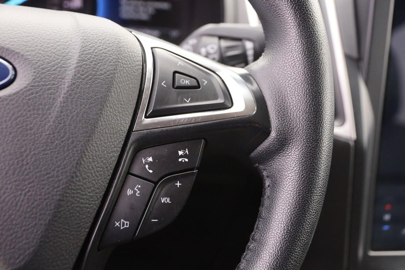 Ford Edge Vehicle Image 12