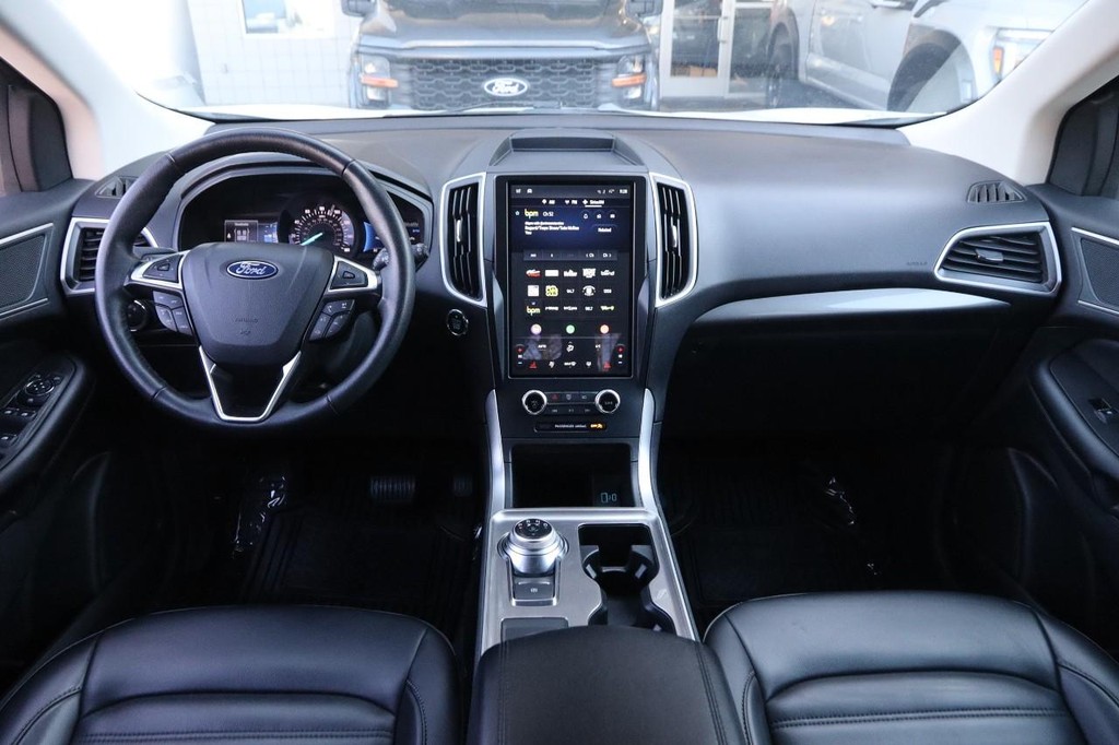 Ford Edge Vehicle Image 19