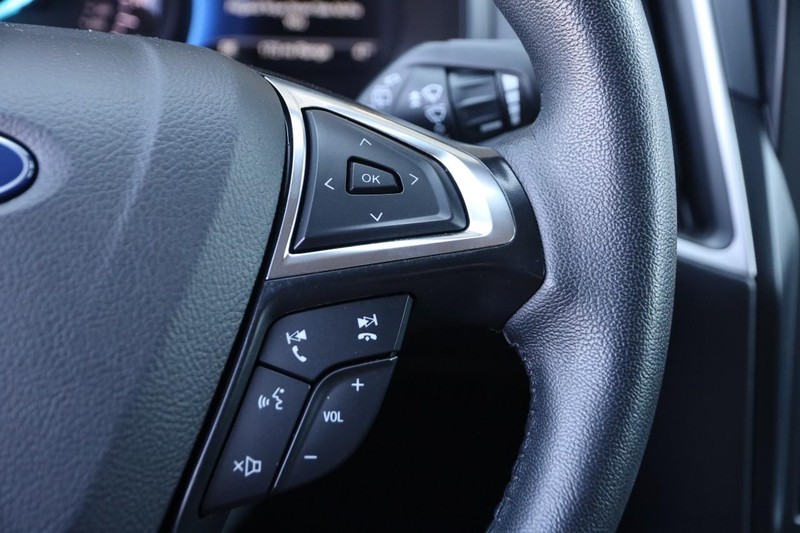 Ford Edge Vehicle Image 12