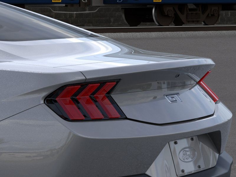 Ford Mustang Vehicle Full-screen Gallery Image 22