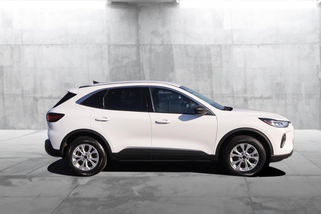 Ford Escape Vehicle Image 05