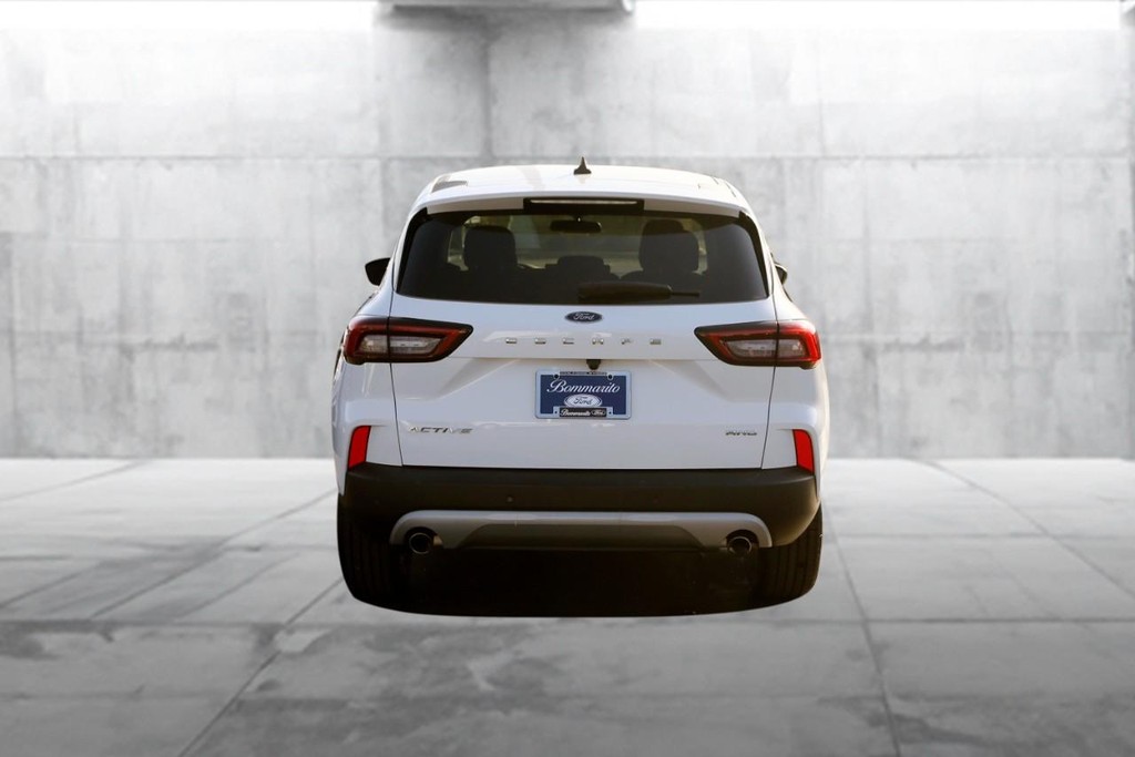 Ford Escape Vehicle Image 06