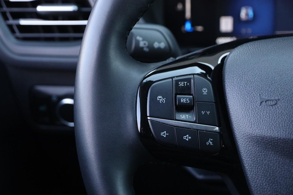 Ford Escape Vehicle Image 12