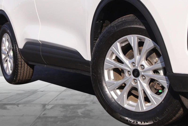 Ford Escape Vehicle Image 03