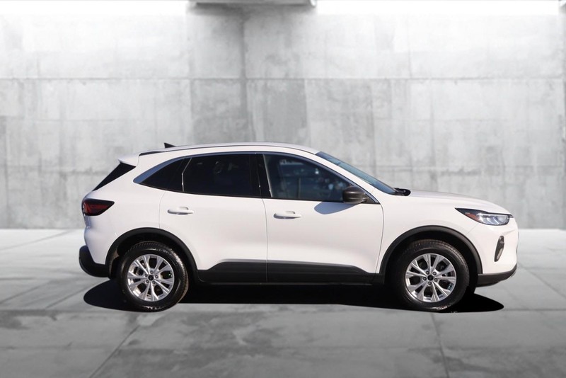 Ford Escape Vehicle Image 05