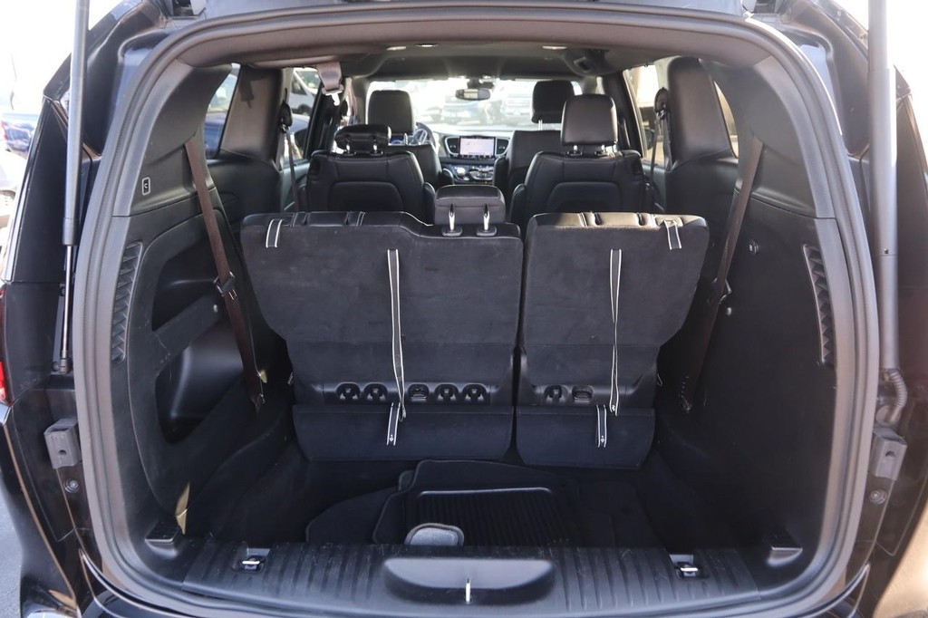 Chrysler Pacifica Vehicle Image 07