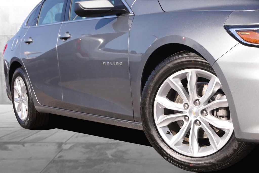 Chevrolet Malibu Vehicle Image 03