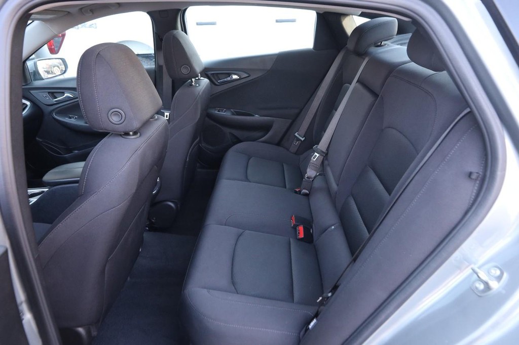 Chevrolet Malibu Vehicle Image 10