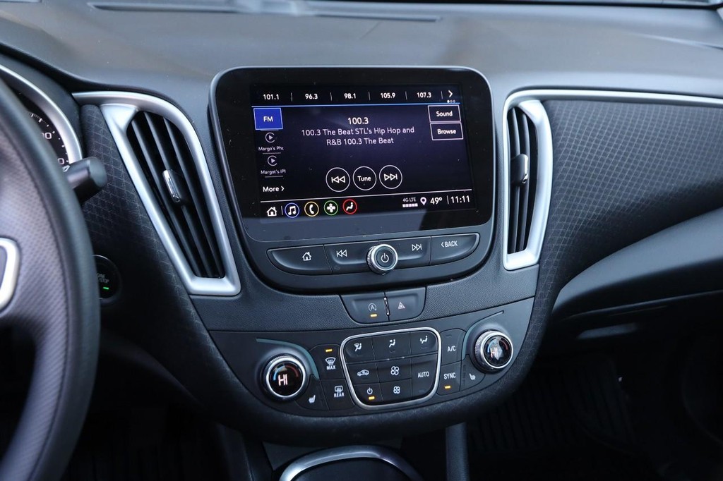 Chevrolet Malibu Vehicle Image 16