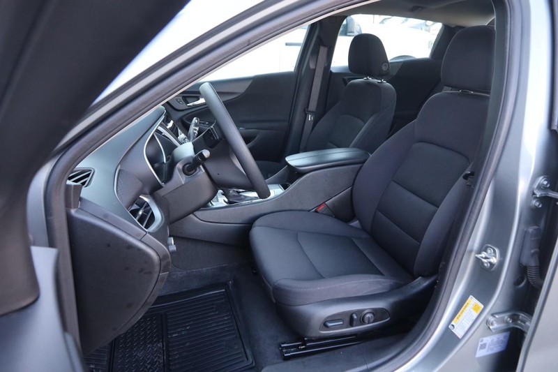 Chevrolet Malibu Vehicle Image 09