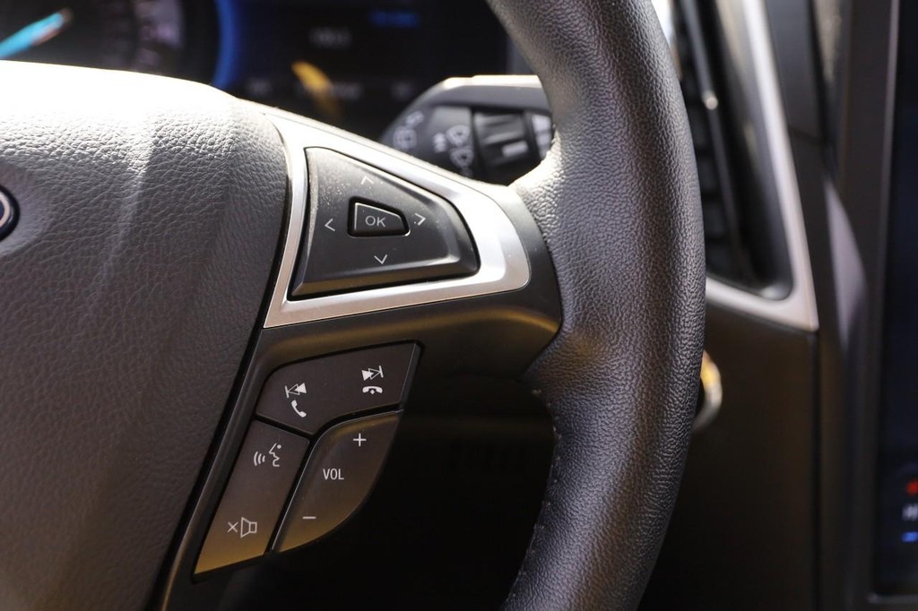 Ford Edge Vehicle Image 09