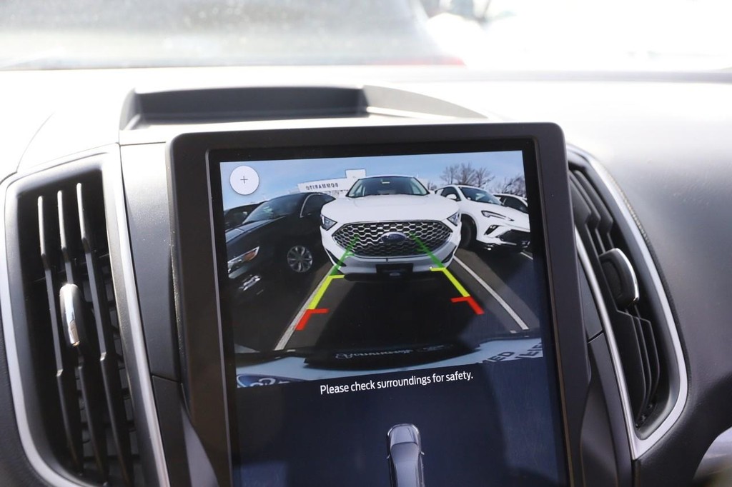 Ford Edge Vehicle Image 13