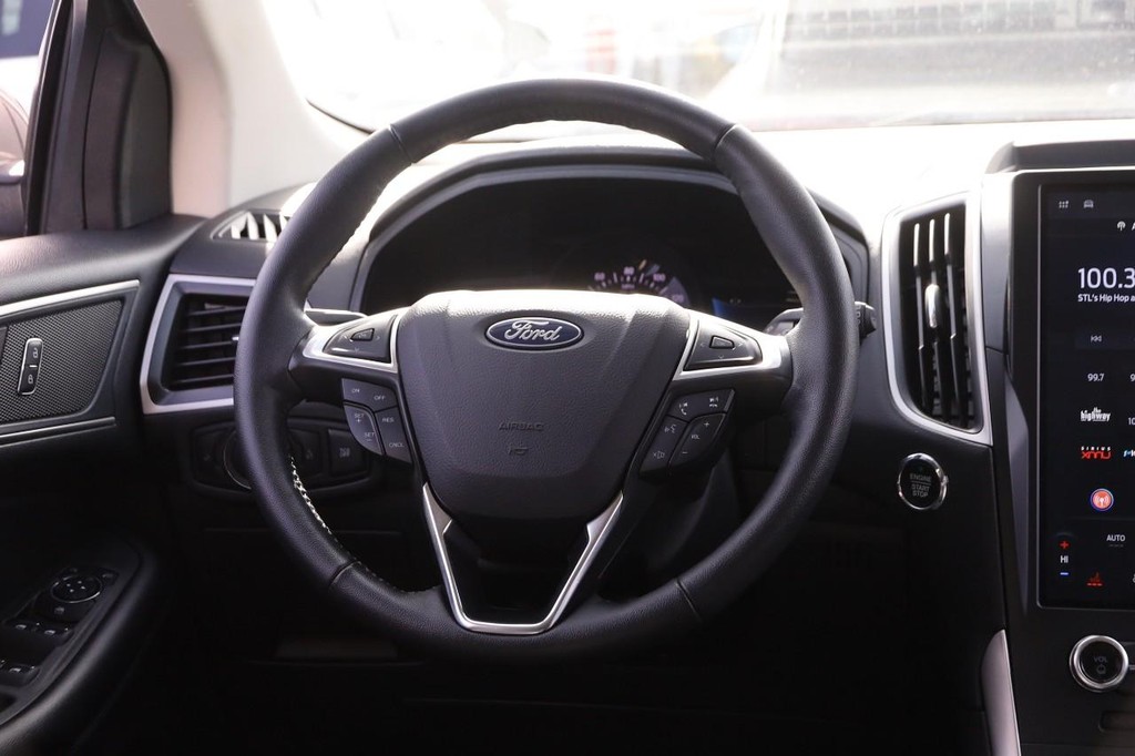 Ford Edge Vehicle Image 18