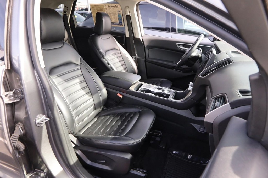 Ford Edge Vehicle Image 21