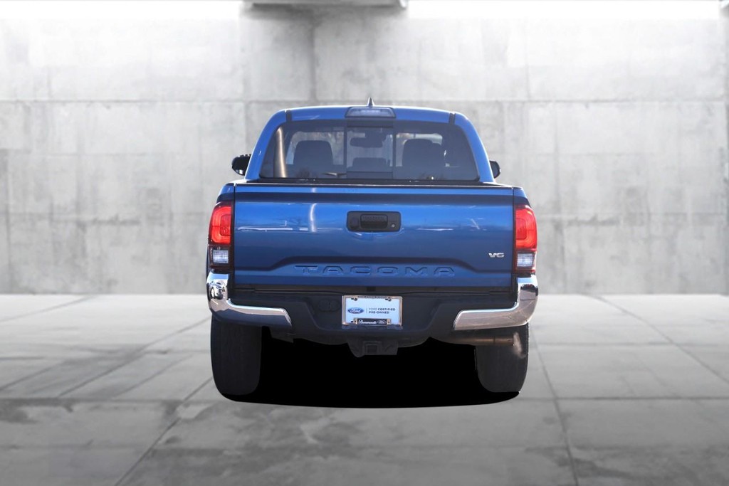 Toyota Tacoma Vehicle Image 06
