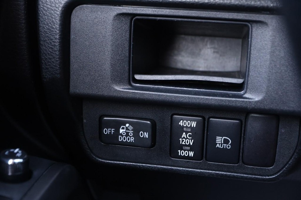Toyota Tacoma Vehicle Image 18