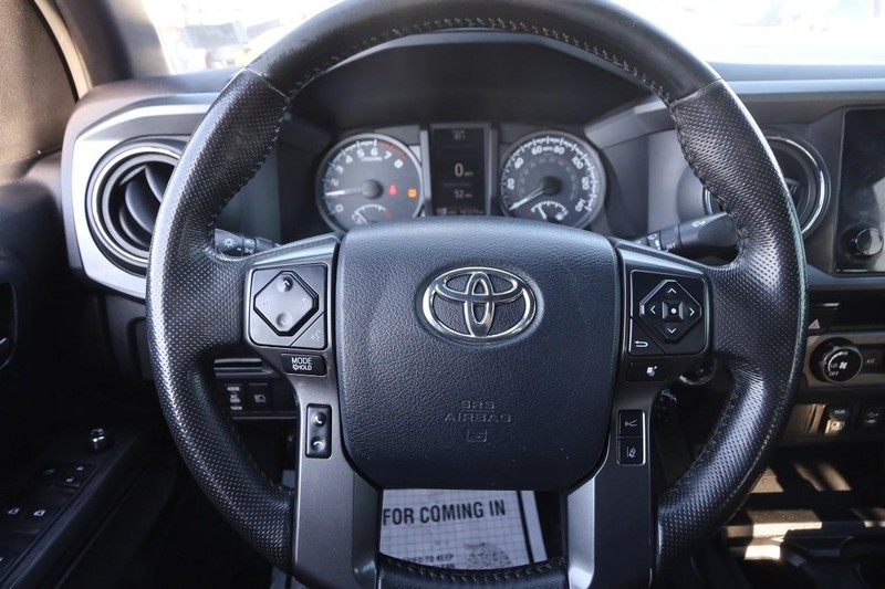 Toyota Tacoma Vehicle Image 10