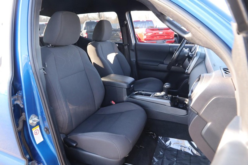 Toyota Tacoma Vehicle Image 24