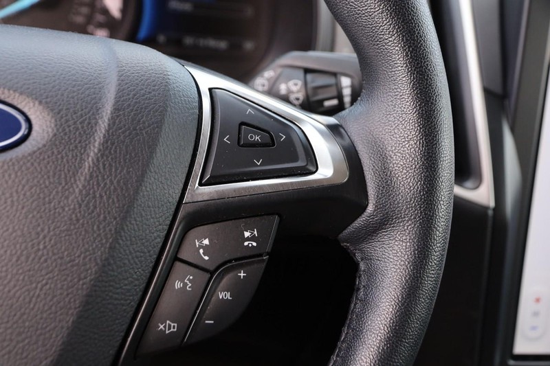 Ford Edge Vehicle Image 12