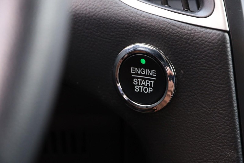 Ford Edge Vehicle Image 14