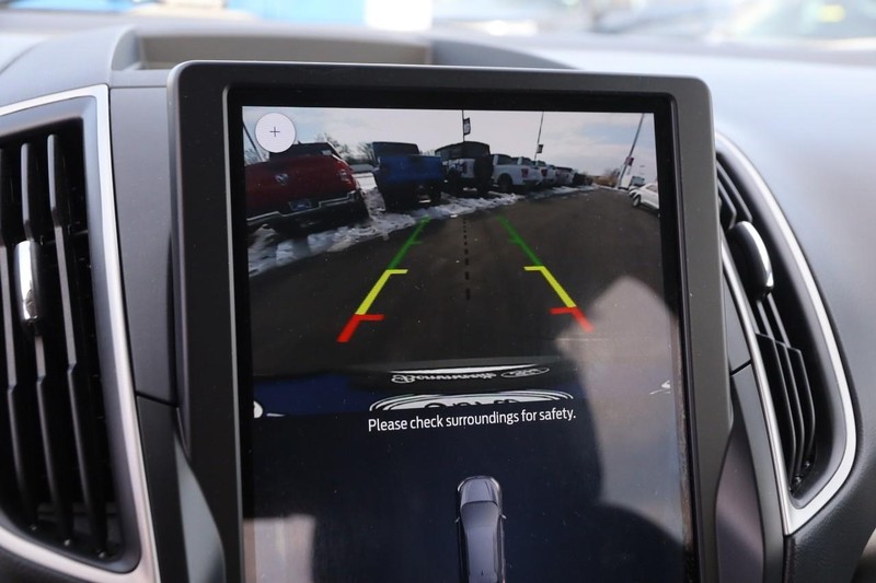 Ford Edge Vehicle Image 16