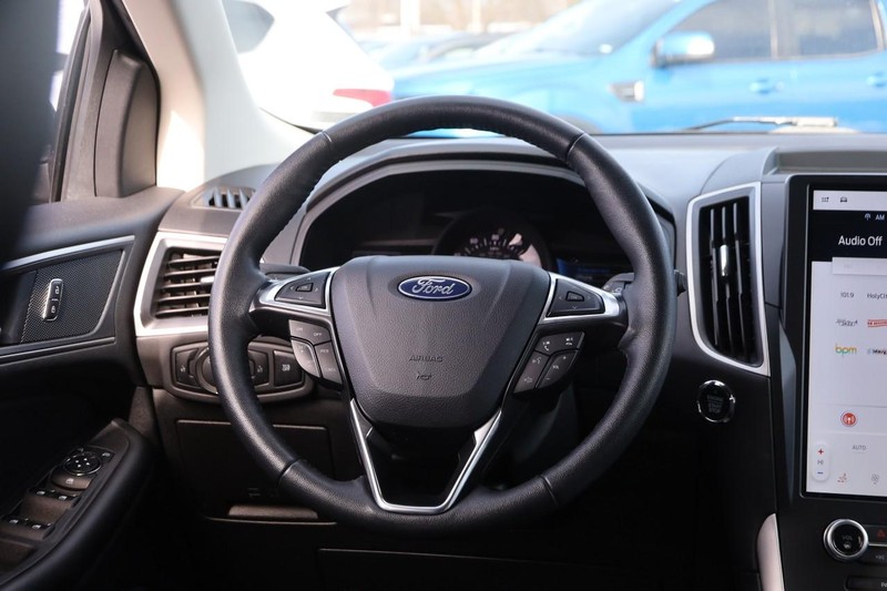 Ford Edge Vehicle Image 21