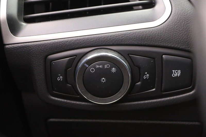 Ford Edge Vehicle Image 18