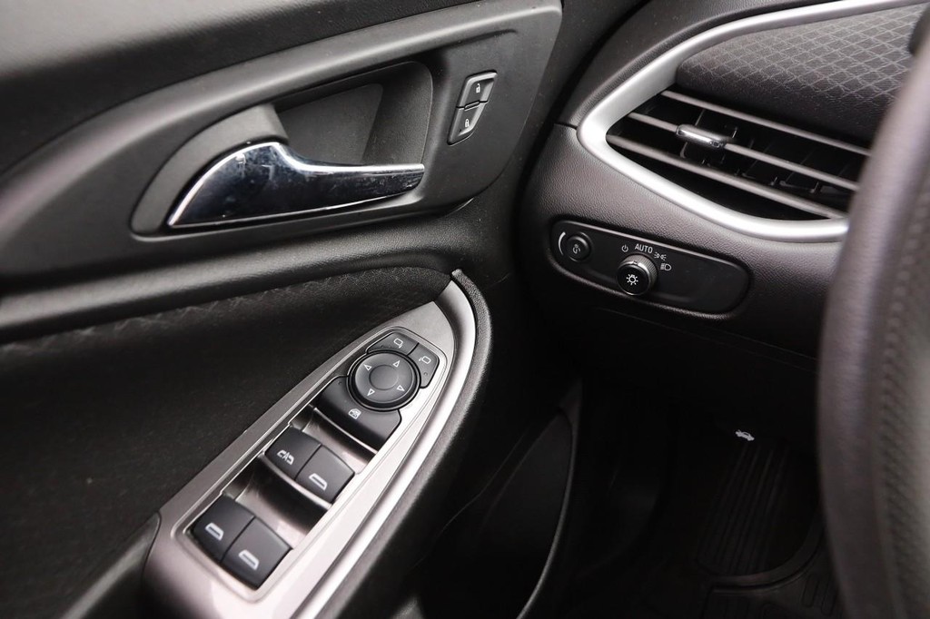 Chevrolet Malibu Vehicle Image 19