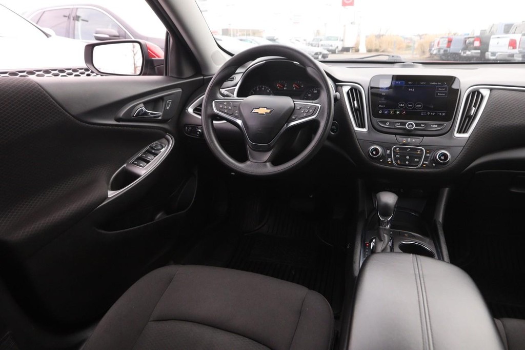 Chevrolet Malibu Vehicle Image 21