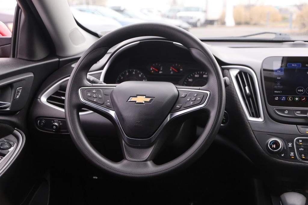 Chevrolet Malibu Vehicle Image 22