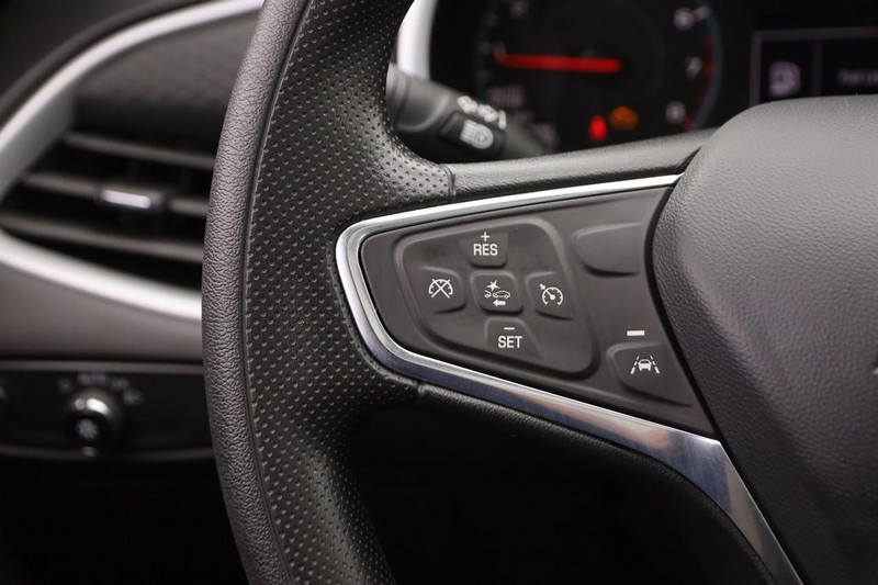 Chevrolet Malibu Vehicle Image 12