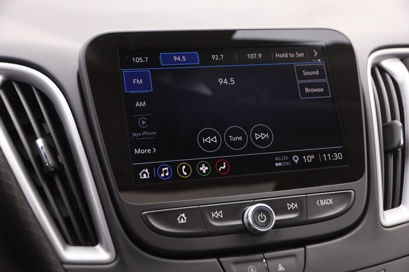 Chevrolet Malibu Vehicle Image 16