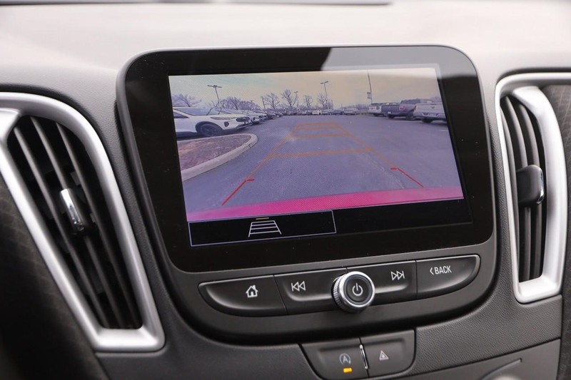 Chevrolet Malibu Vehicle Image 17