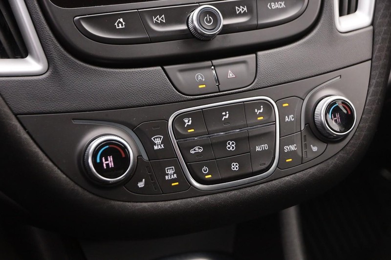 Chevrolet Malibu Vehicle Image 18