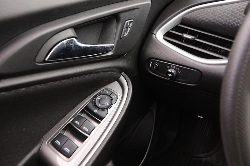 Chevrolet Malibu Vehicle Image 19