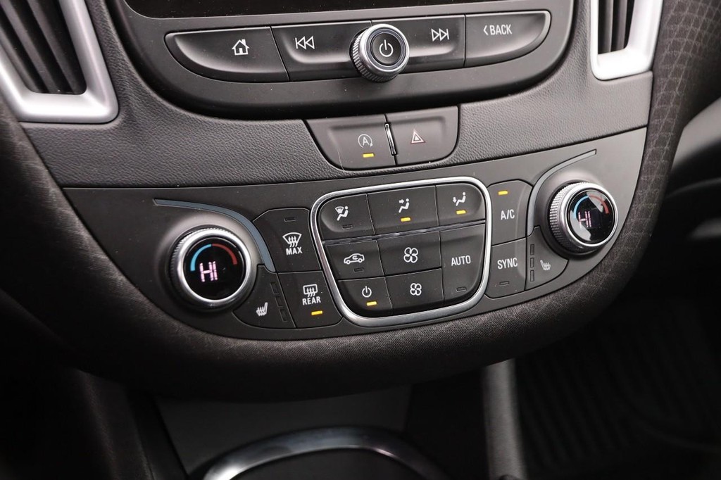 Chevrolet Malibu Vehicle Image 17