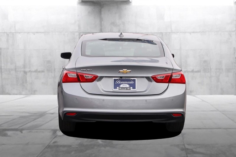 Chevrolet Malibu Vehicle Image 06
