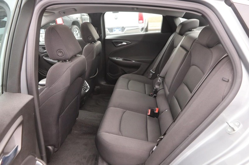 Chevrolet Malibu Vehicle Image 10
