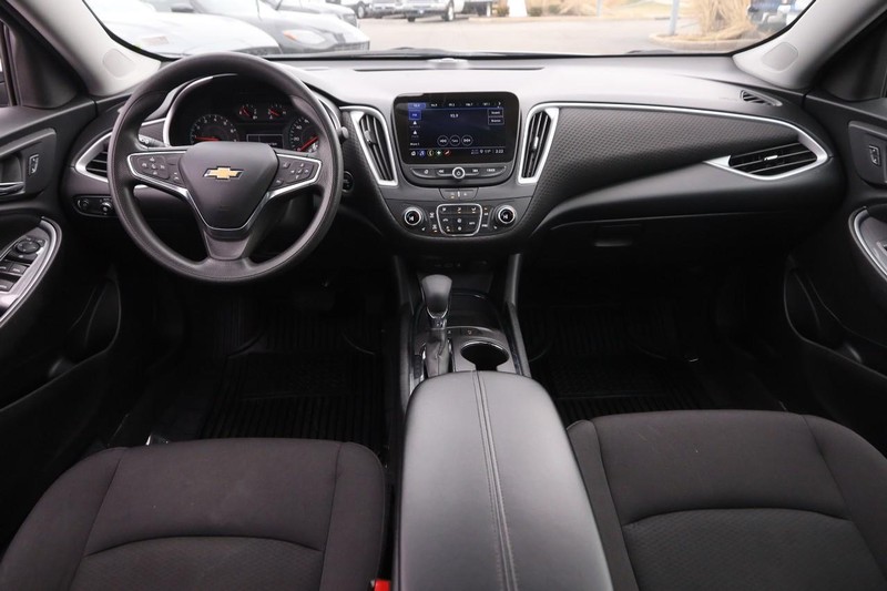 Chevrolet Malibu Vehicle Image 19