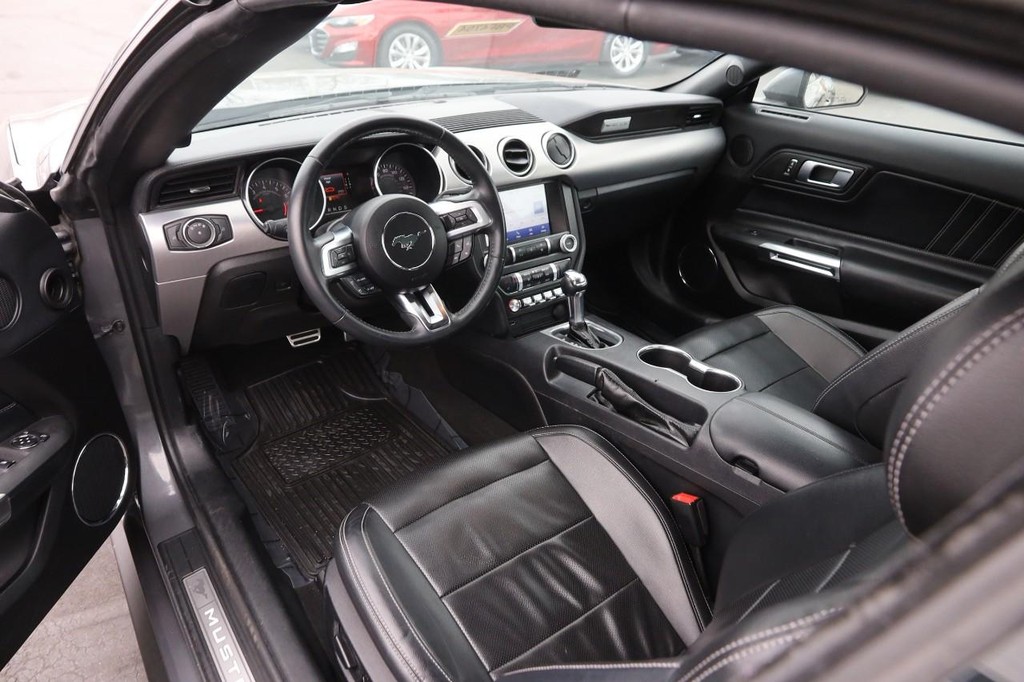 Ford Mustang Vehicle Image 19