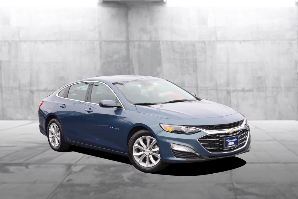 Chevrolet Malibu Vehicle Image 02