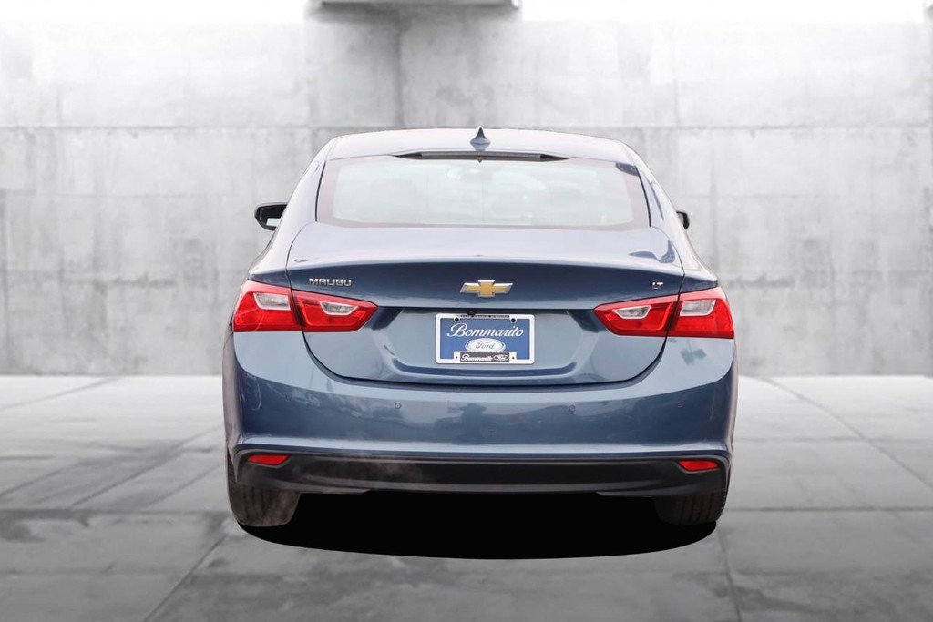 Chevrolet Malibu Vehicle Image 06