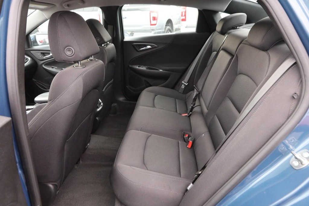 Chevrolet Malibu Vehicle Image 09