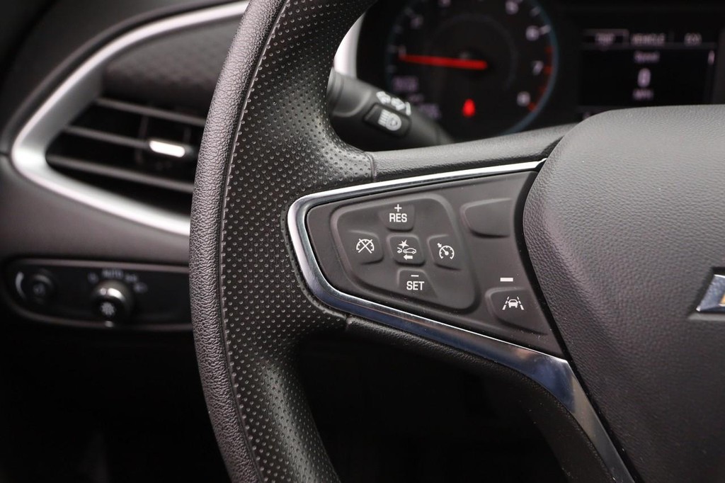 Chevrolet Malibu Vehicle Image 11