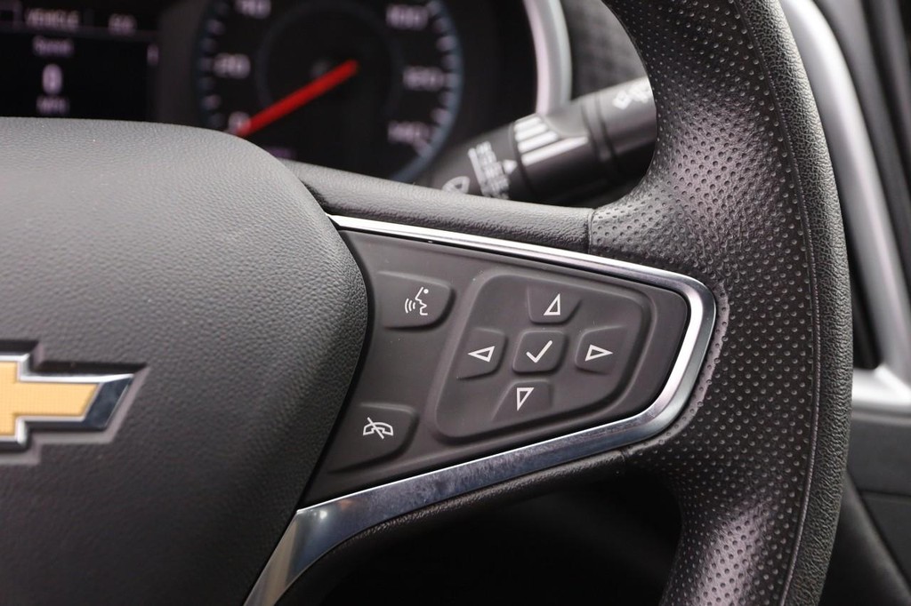 Chevrolet Malibu Vehicle Image 12