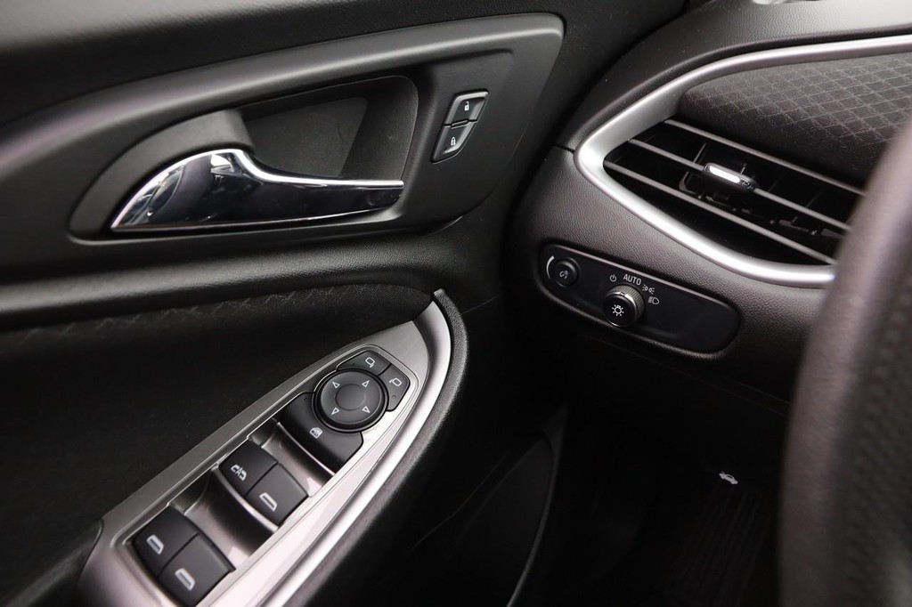 Chevrolet Malibu Vehicle Image 19