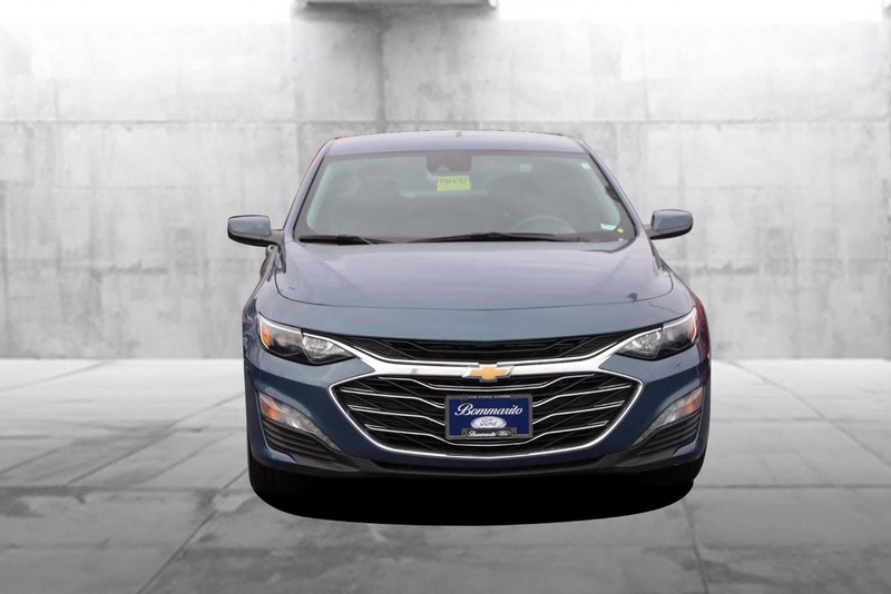 Chevrolet Malibu Vehicle Image 04