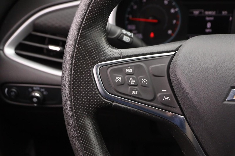 Chevrolet Malibu Vehicle Image 11