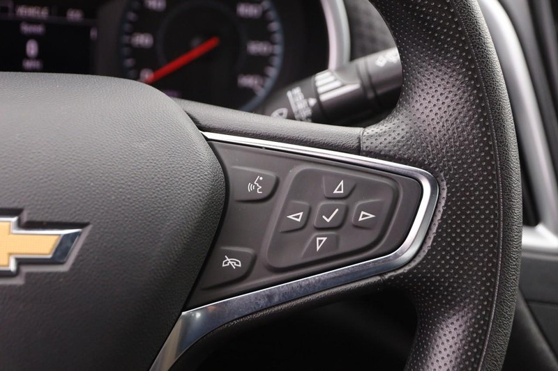 Chevrolet Malibu Vehicle Image 12